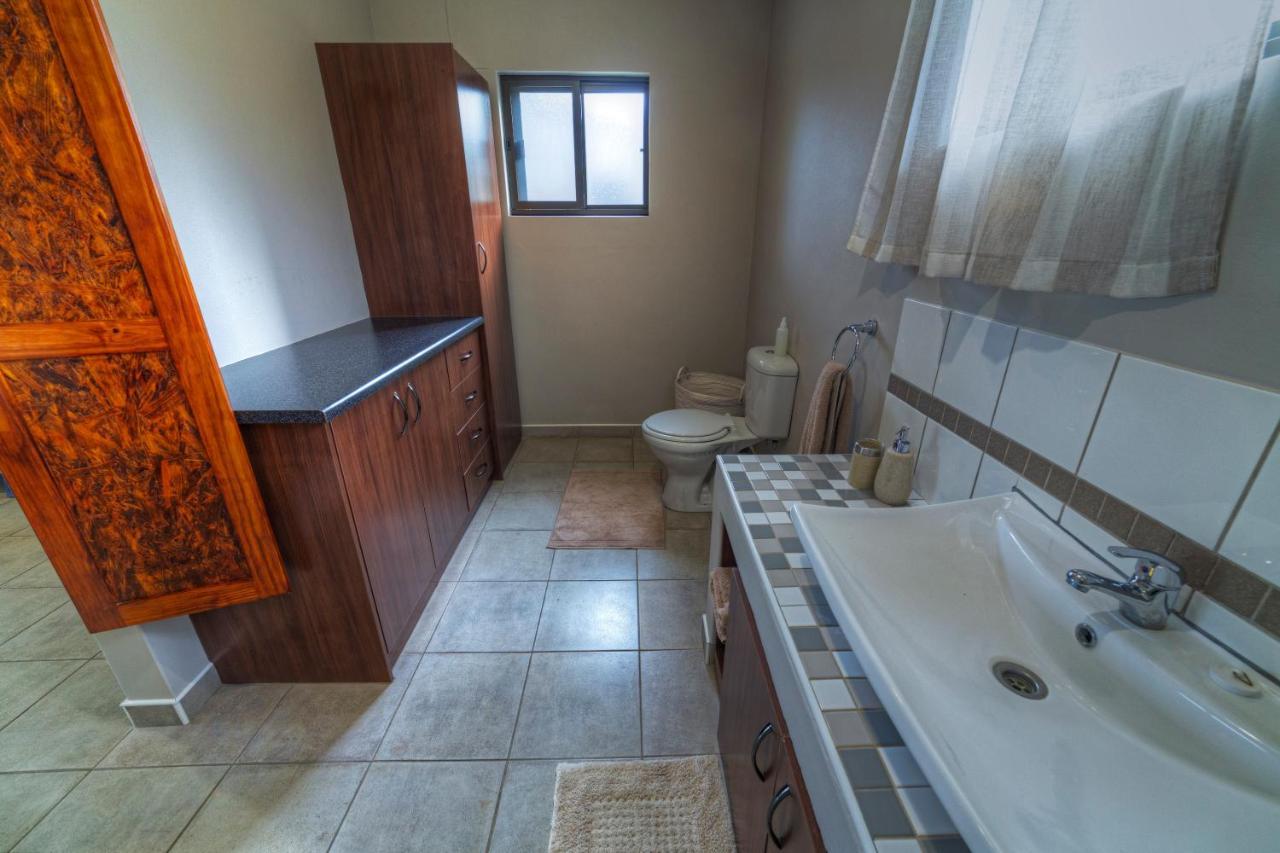 Khoi-Khoi Guesthouse Otavi Ngoại thất bức ảnh