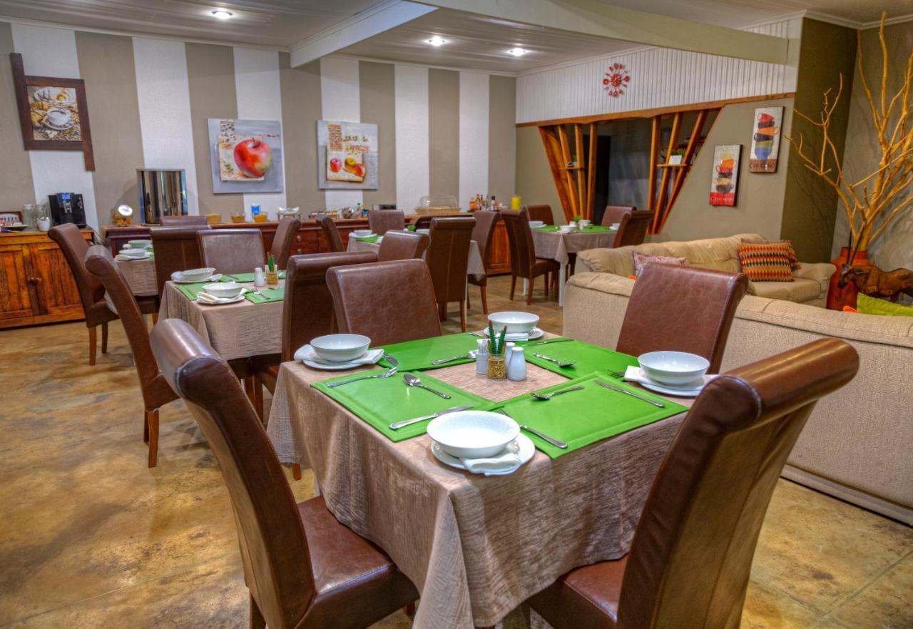 Khoi-Khoi Guesthouse Otavi Ngoại thất bức ảnh
